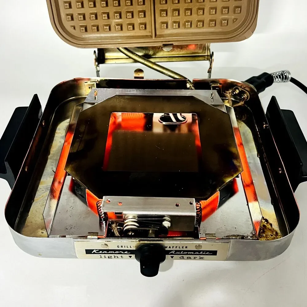 VTG Sears Kenmore Automatic Grill Waffle Maker - Model 632 64682 W/ Cord tested